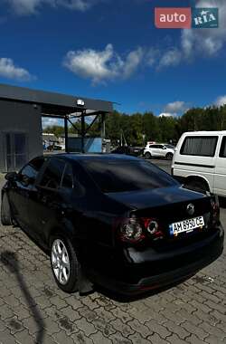 Седан Volkswagen Jetta 2009 в 