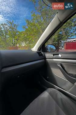 Седан Volkswagen Jetta 2009 в 
