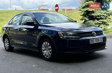 Седан Volkswagen Jetta 2013 в 