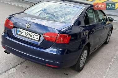 Седан Volkswagen Jetta 2013 в 