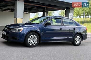Седан Volkswagen Jetta 2013 в 