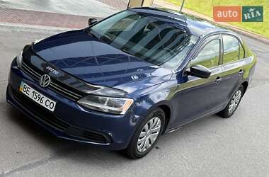 Седан Volkswagen Jetta 2013 в 