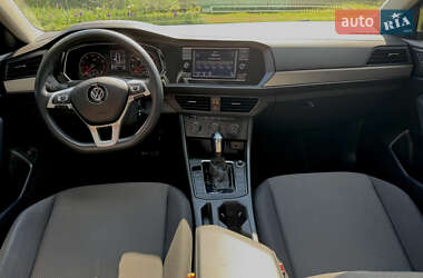 Седан Volkswagen Jetta 2018 в 