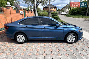 Седан Volkswagen Jetta 2018 в 