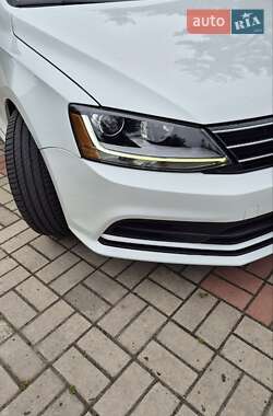 Седан Volkswagen Jetta 2016 в 