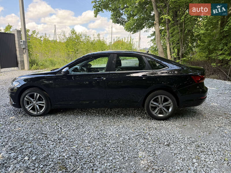 Седан Volkswagen Jetta 2018 в Львові