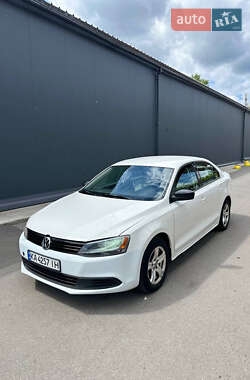 Седан Volkswagen Jetta 2013 в Киеве