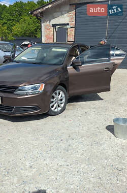 Седан Volkswagen Jetta 2013 в 