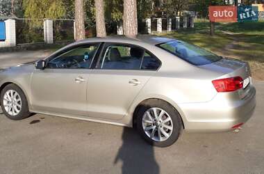 Седан Volkswagen Jetta 2012 в 