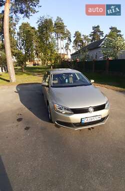 Седан Volkswagen Jetta 2012 в 