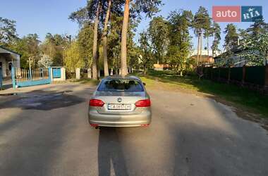 Седан Volkswagen Jetta 2012 в 