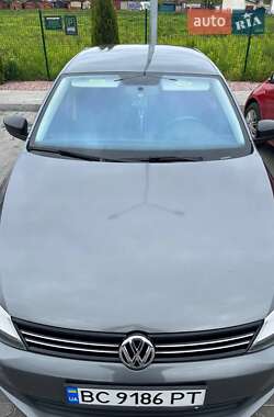 Седан Volkswagen Jetta 2012 в 