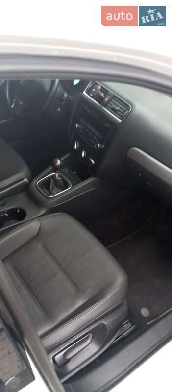 Седан Volkswagen Jetta 2012 в Виннице