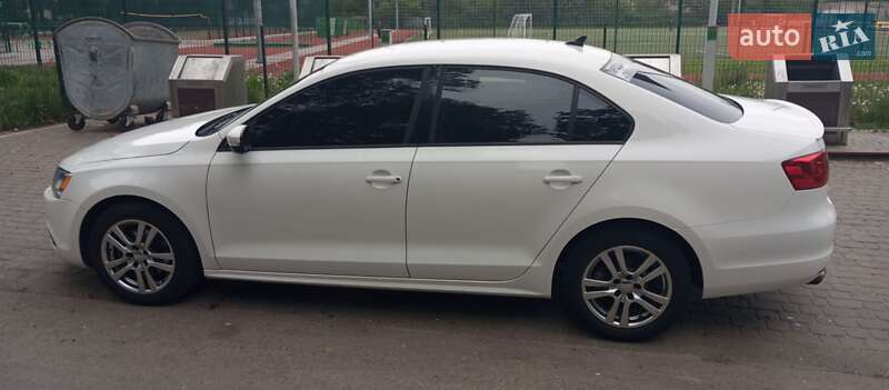 Седан Volkswagen Jetta 2012 в Виннице