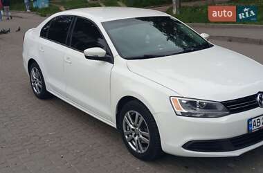 Седан Volkswagen Jetta 2012 в 
