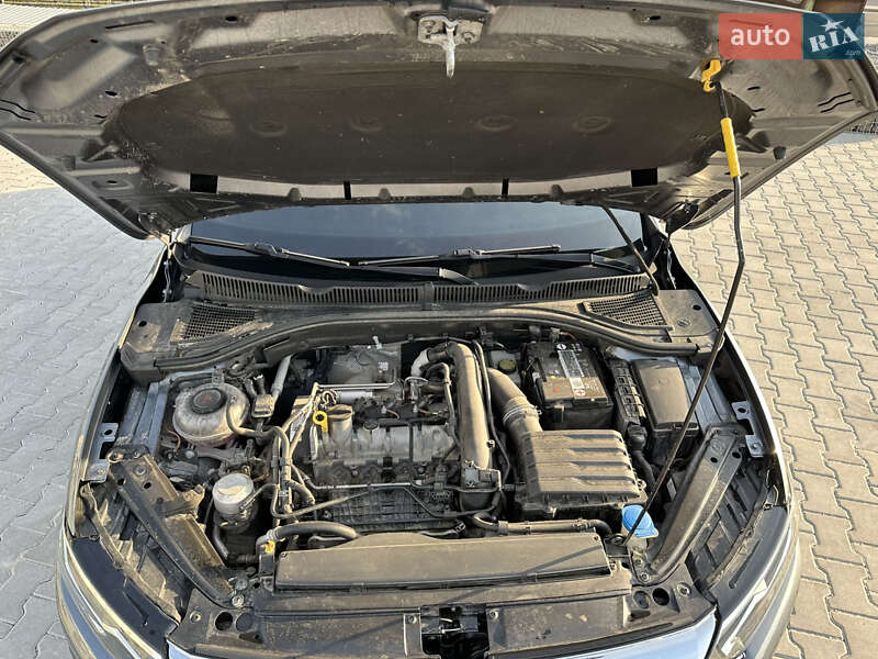 Седан Volkswagen Jetta 2020 в Львове