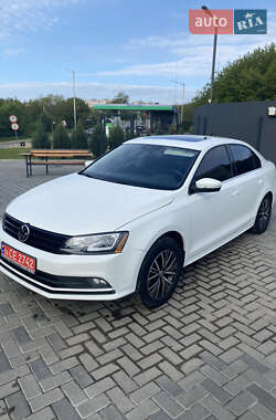 Седан Volkswagen Jetta 2016 в 