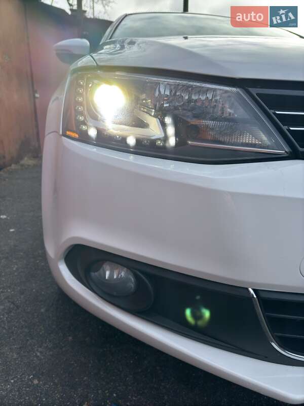 Седан Volkswagen Jetta 2013 в Киеве