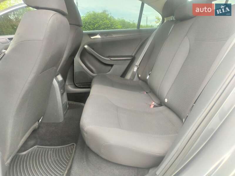 Седан Volkswagen Jetta 2014 в Харкові