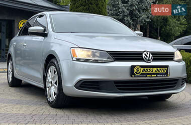 Седан Volkswagen Jetta 2014 в Львові