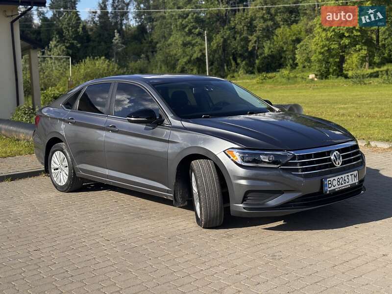 Седан Volkswagen Jetta 2018 в Львове