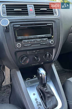 Седан Volkswagen Jetta 2014 в 