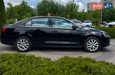 Седан Volkswagen Jetta 2013 в 