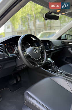 Седан Volkswagen Jetta 2018 в 
