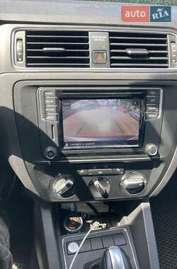 Седан Volkswagen Jetta 2017 в 