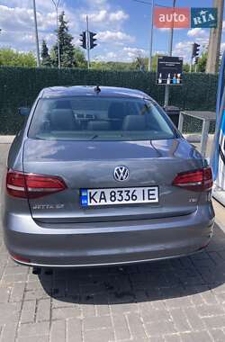 Седан Volkswagen Jetta 2017 в 