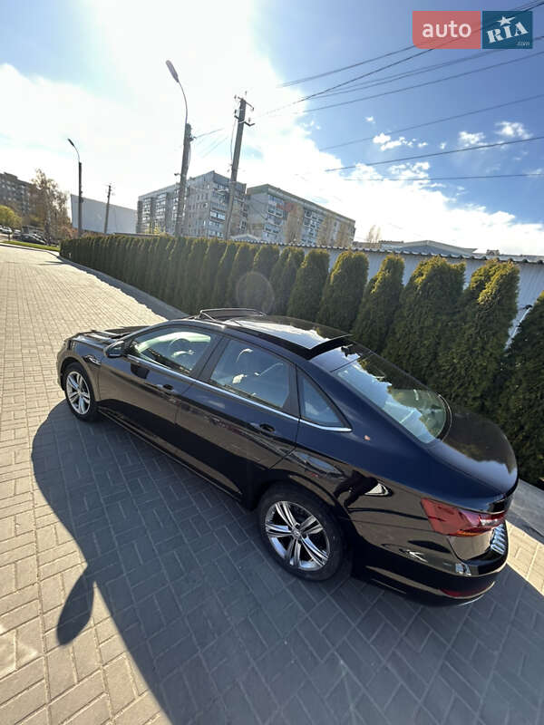 Седан Volkswagen Jetta 2019 в Черкасах