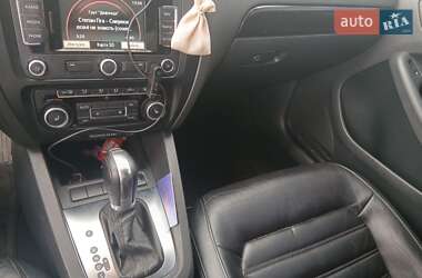 Седан Volkswagen Jetta 2012 в 