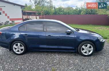 Седан Volkswagen Jetta 2012 в 