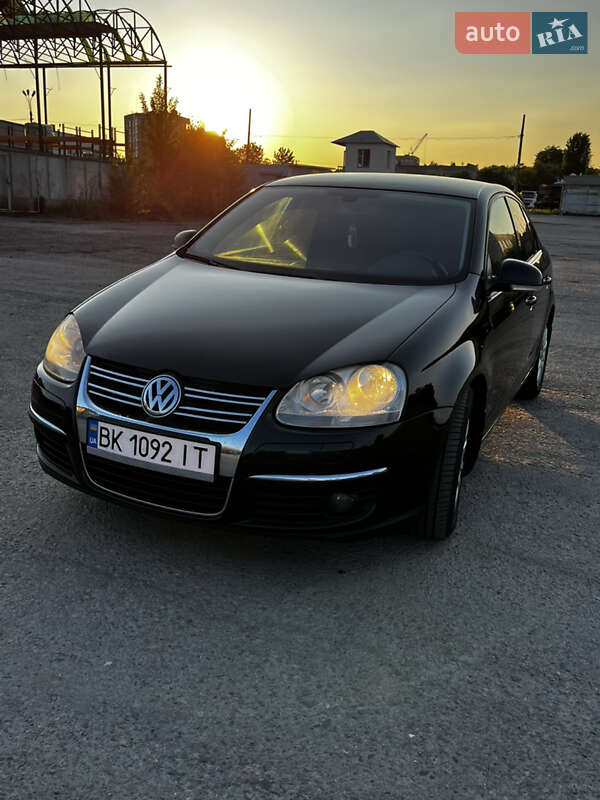 Седан Volkswagen Jetta 2009 в 