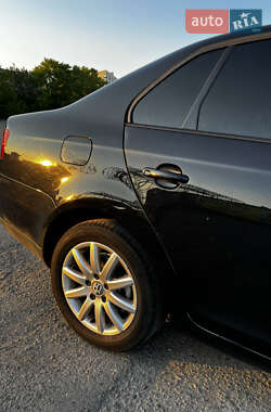 Седан Volkswagen Jetta 2009 в 
