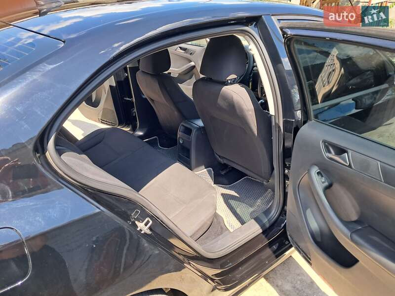 Седан Volkswagen Jetta 2015 в Новомосковську