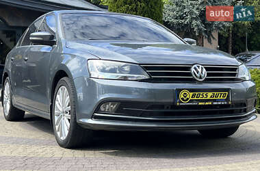 Седан Volkswagen Jetta 2015 в Львові