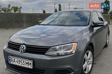 Седан Volkswagen Jetta 2012 в 