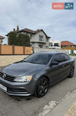 Седан Volkswagen Jetta 2015 в 