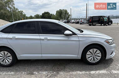Седан Volkswagen Jetta 2018 в 