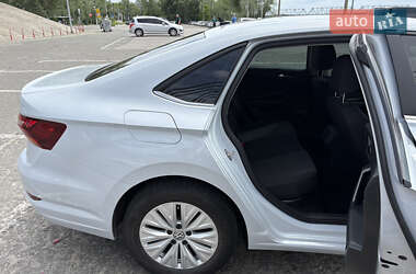 Седан Volkswagen Jetta 2018 в 