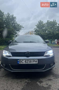 Седан Volkswagen Jetta 2012 в Львове