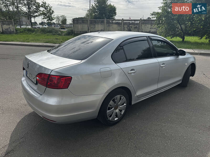 Седан Volkswagen Jetta 2013 в Броварах