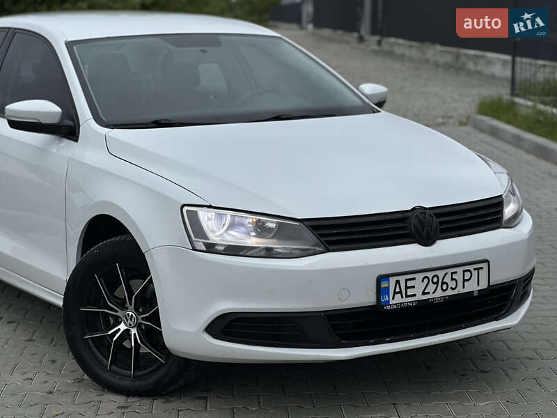 Седан Volkswagen Jetta 2014 в Ивано-Франковске