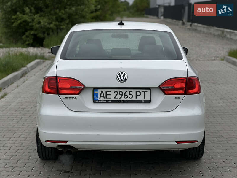 Седан Volkswagen Jetta 2014 в Ивано-Франковске