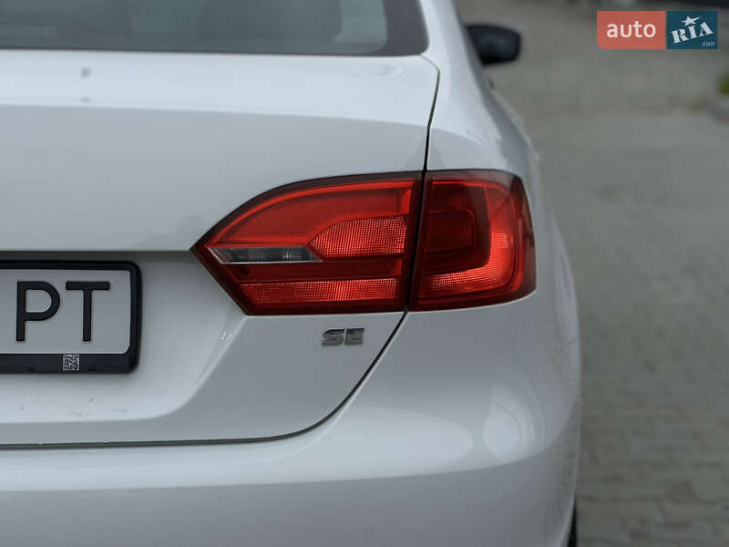 Седан Volkswagen Jetta 2014 в Ивано-Франковске