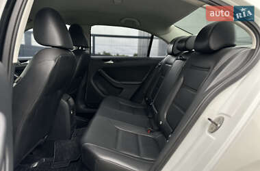 Седан Volkswagen Jetta 2014 в 