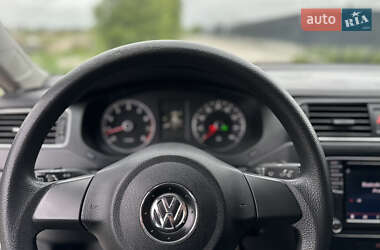 Седан Volkswagen Jetta 2014 в 