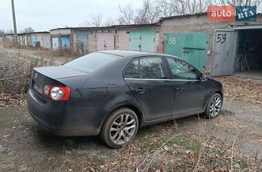 Седан Volkswagen Jetta 2005 в 