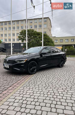 Седан Volkswagen Jetta 2018 в 